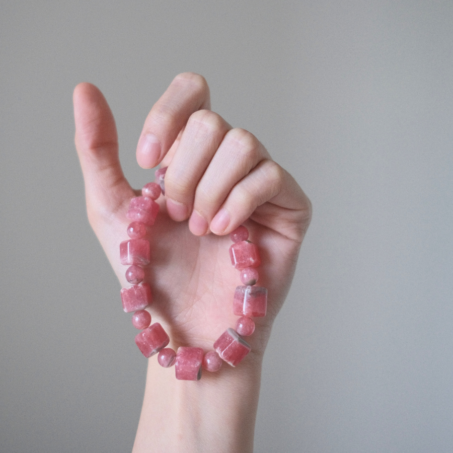 40493 紅紋石方塊