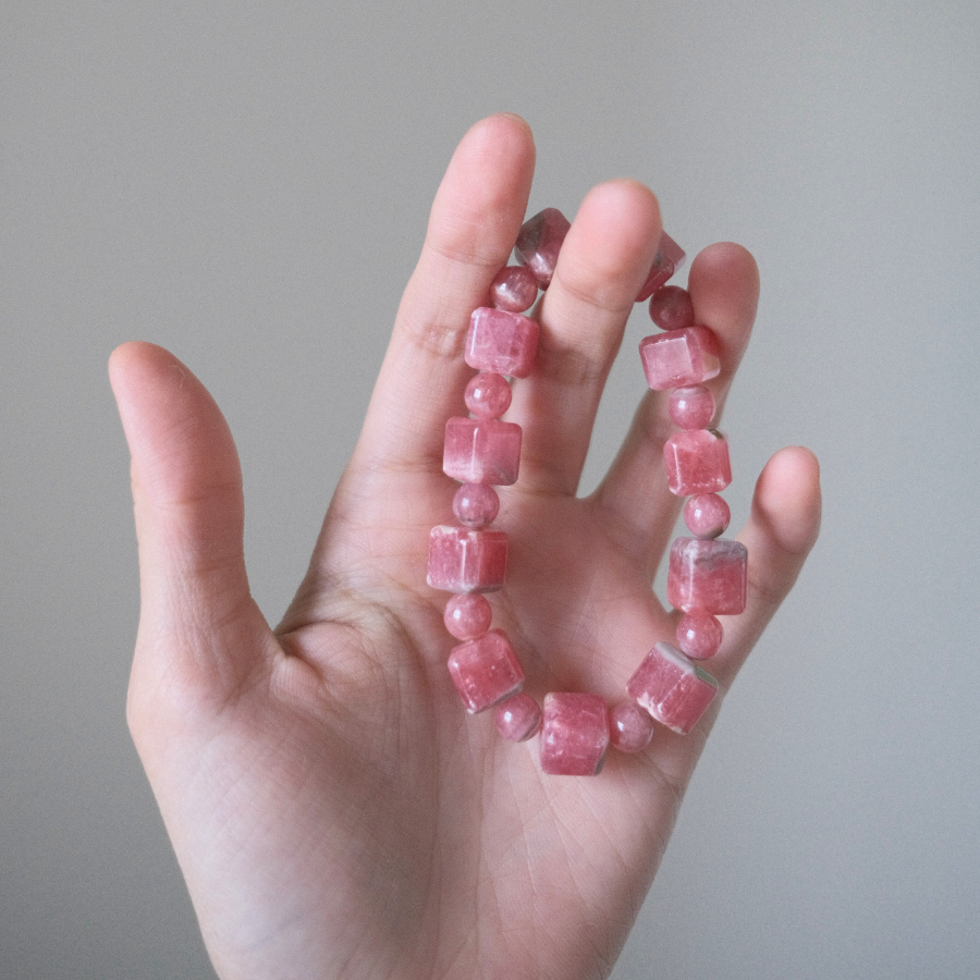 40493 紅紋石方塊