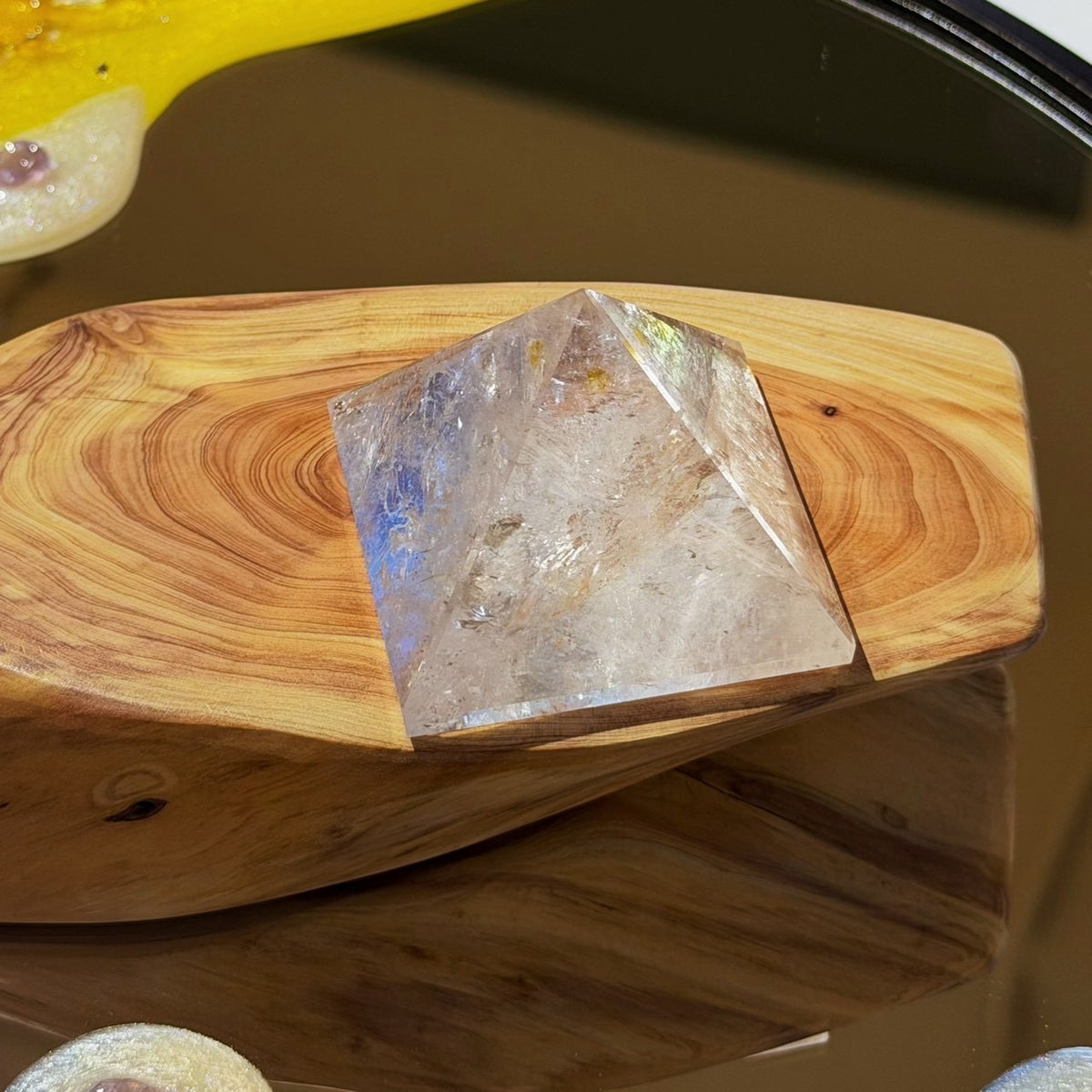 61834 白水晶 金字塔