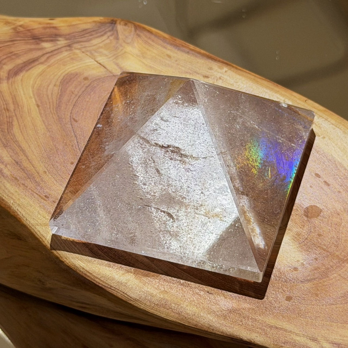 61835 白水晶 金字塔