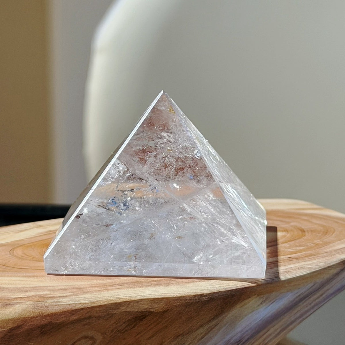 61834 白水晶 金字塔